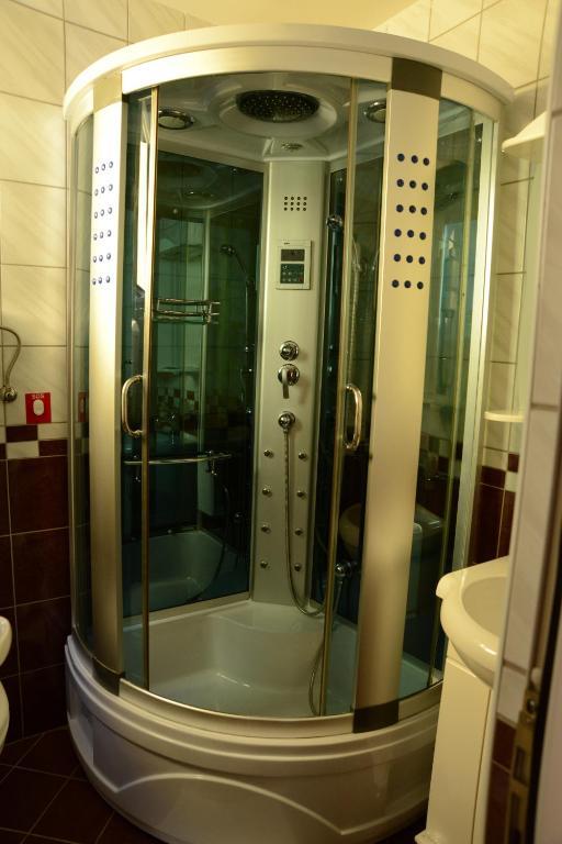 Hotel Zeneva クラグイェヴァツ 部屋 写真